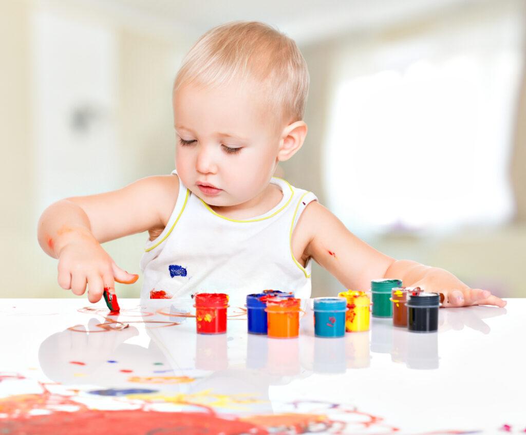 toddler finger painting